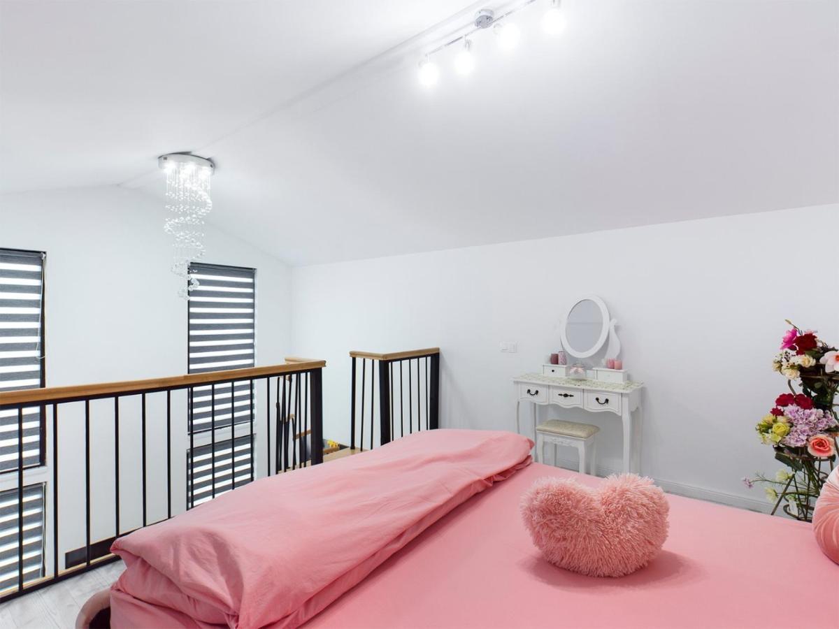 Consuela Apartment